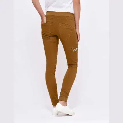 Looking for Wild Laila Peak Cathay Spice